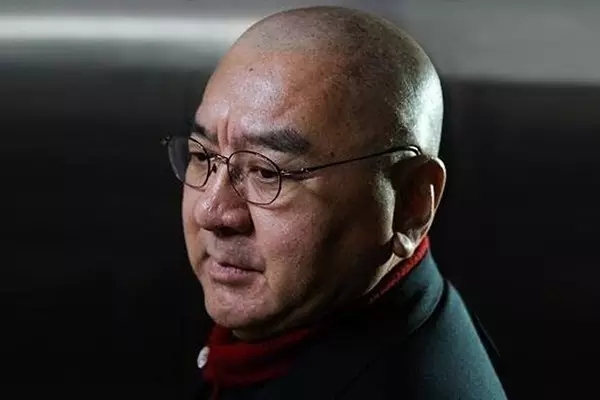 股融易 尹衍梁
