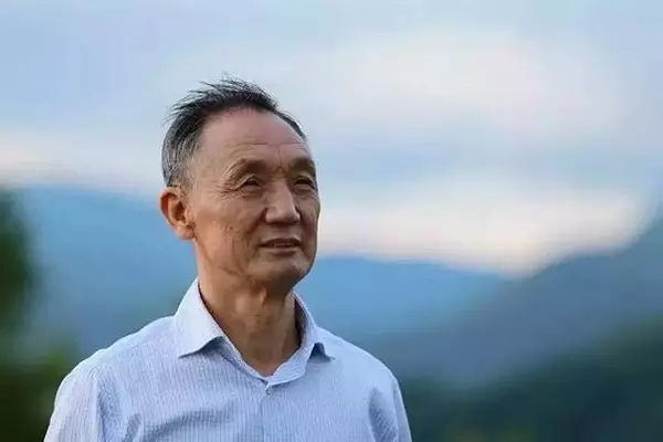 股融易 侯为贵