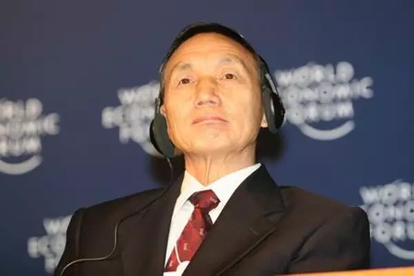 股融易 侯为贵