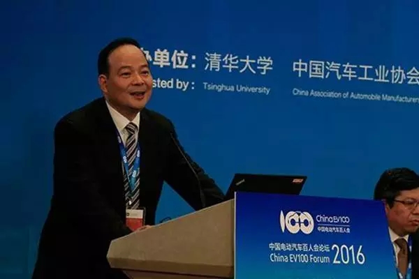 股融易 曾毓群